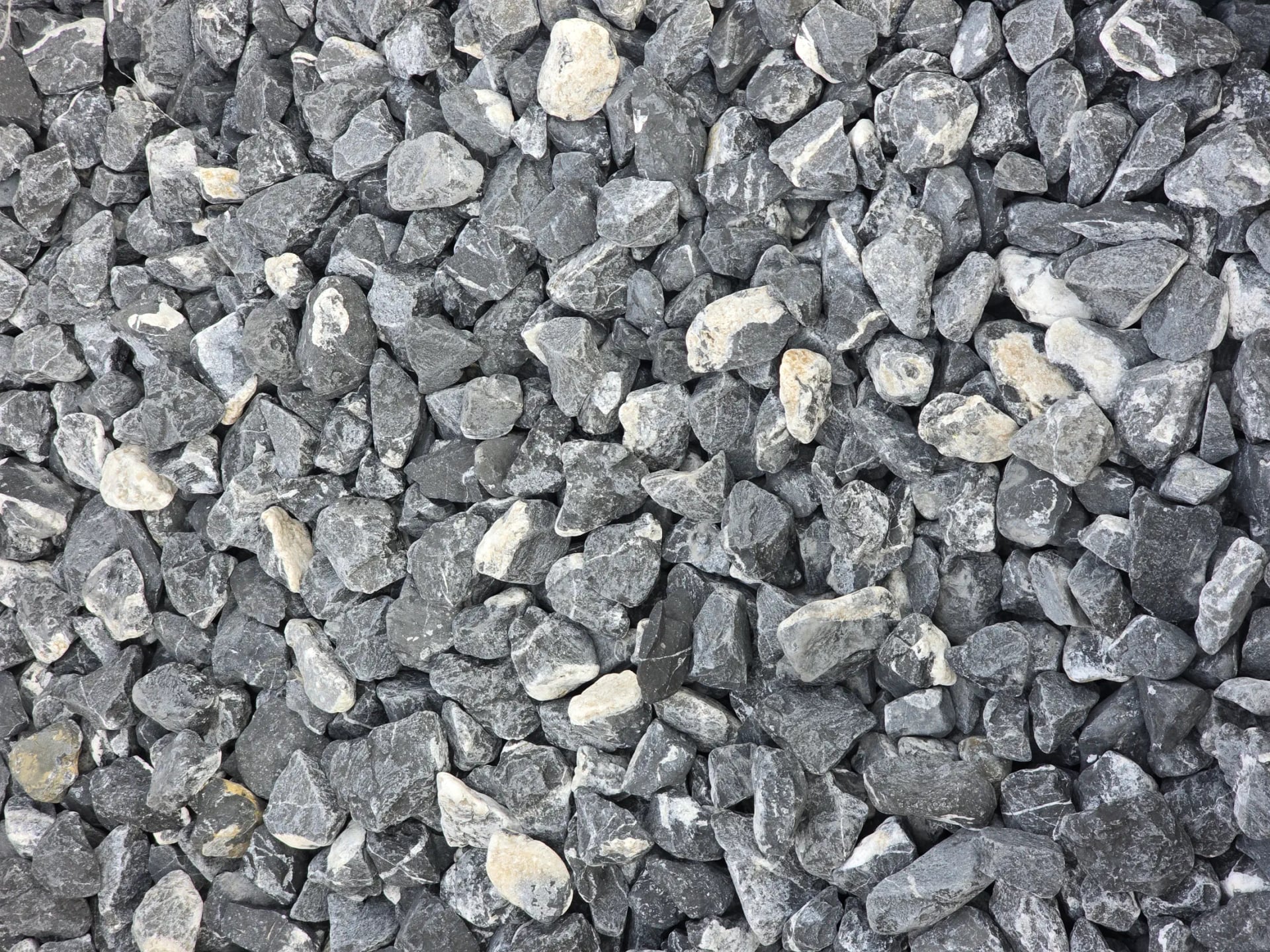 Sivi mermerni granulat za dekoraciju