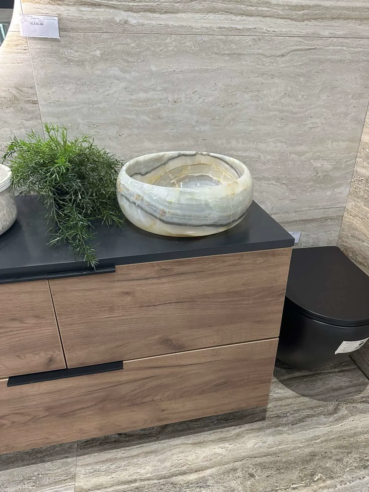 Kameni lavabo detalj